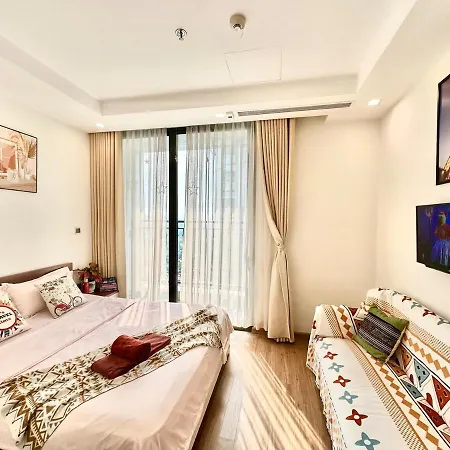 High Quality Studio Apt With Swimming Pool, Gym, Private Walking Lake